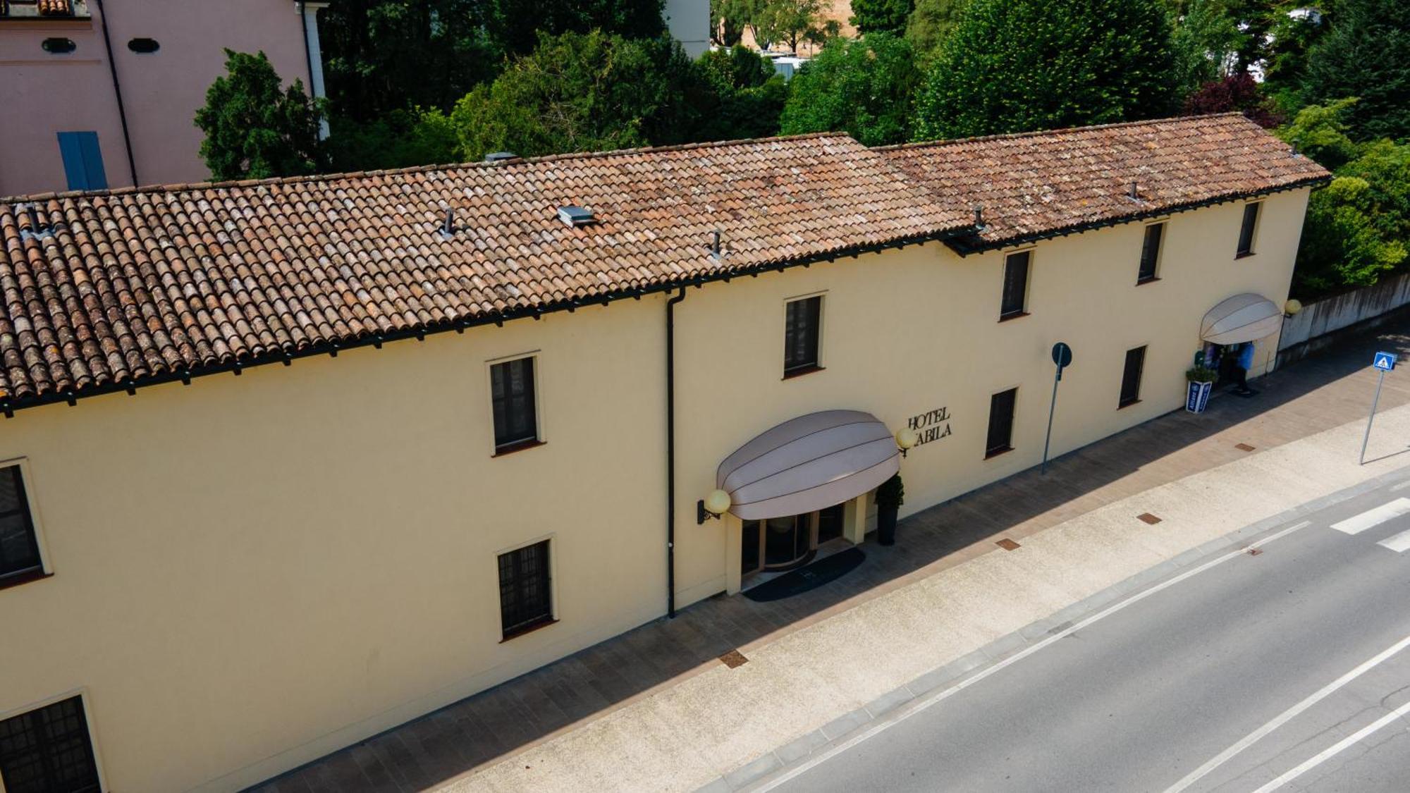 Hotel Villa Nabila 레기올로 외부 사진