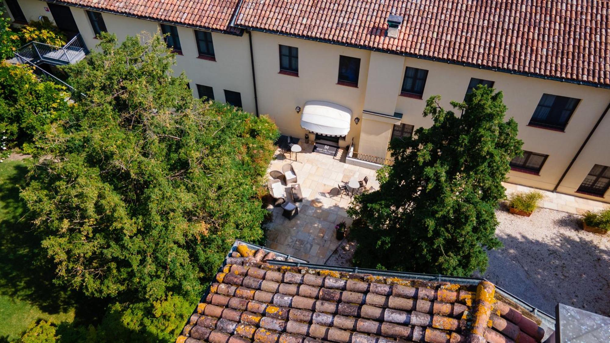 Hotel Villa Nabila 레기올로 외부 사진